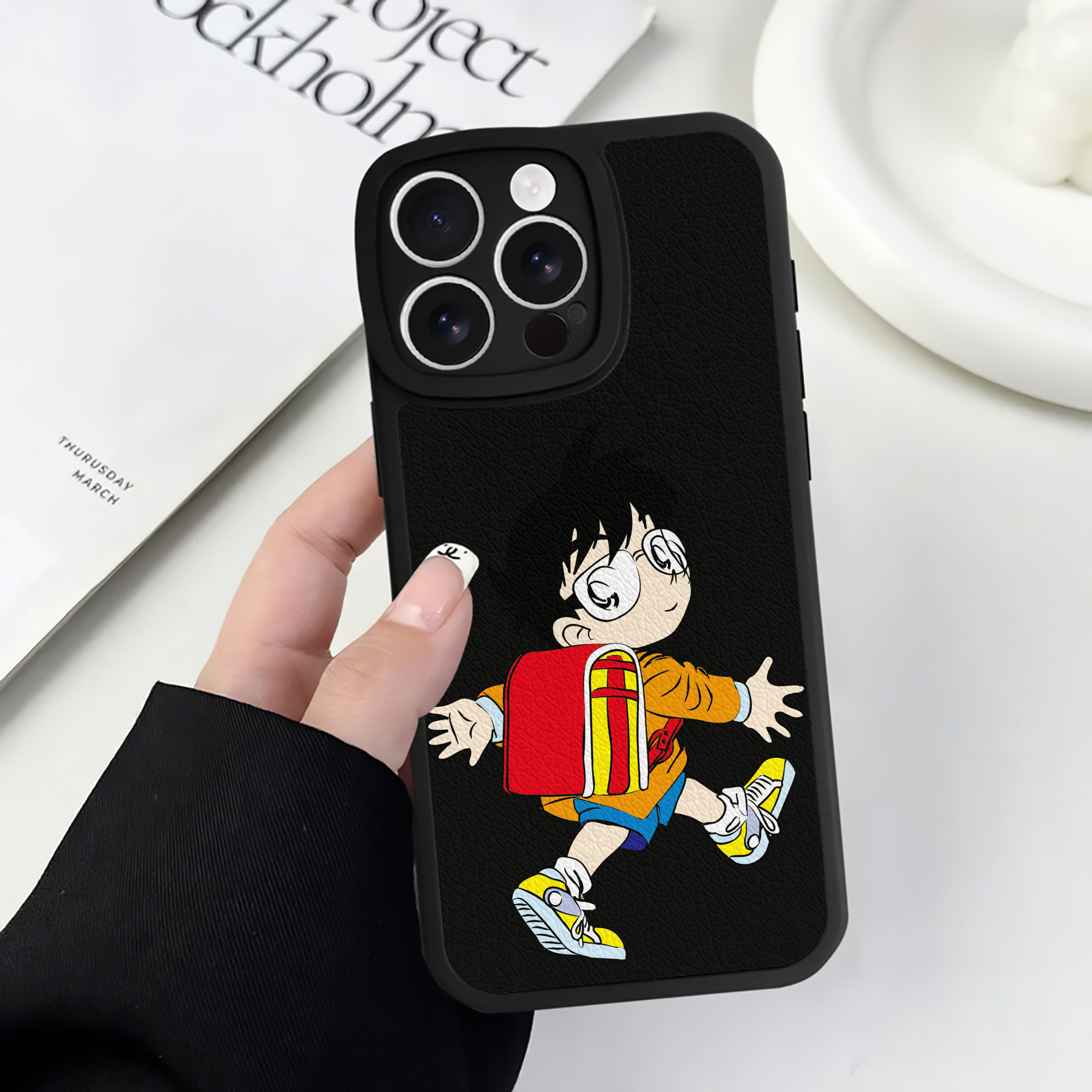 （画像用） 名探偵コナン 江戸川 コナン Detective Conan Conan Edogawa 【iPhone 16シリーズ対応】シリコンスマホケース（レザー調） 材質：シリコン